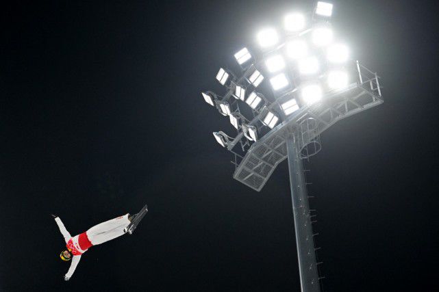 午夜视频在线播放